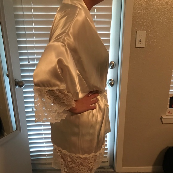 Bridal Robe - Picture 3 of 3